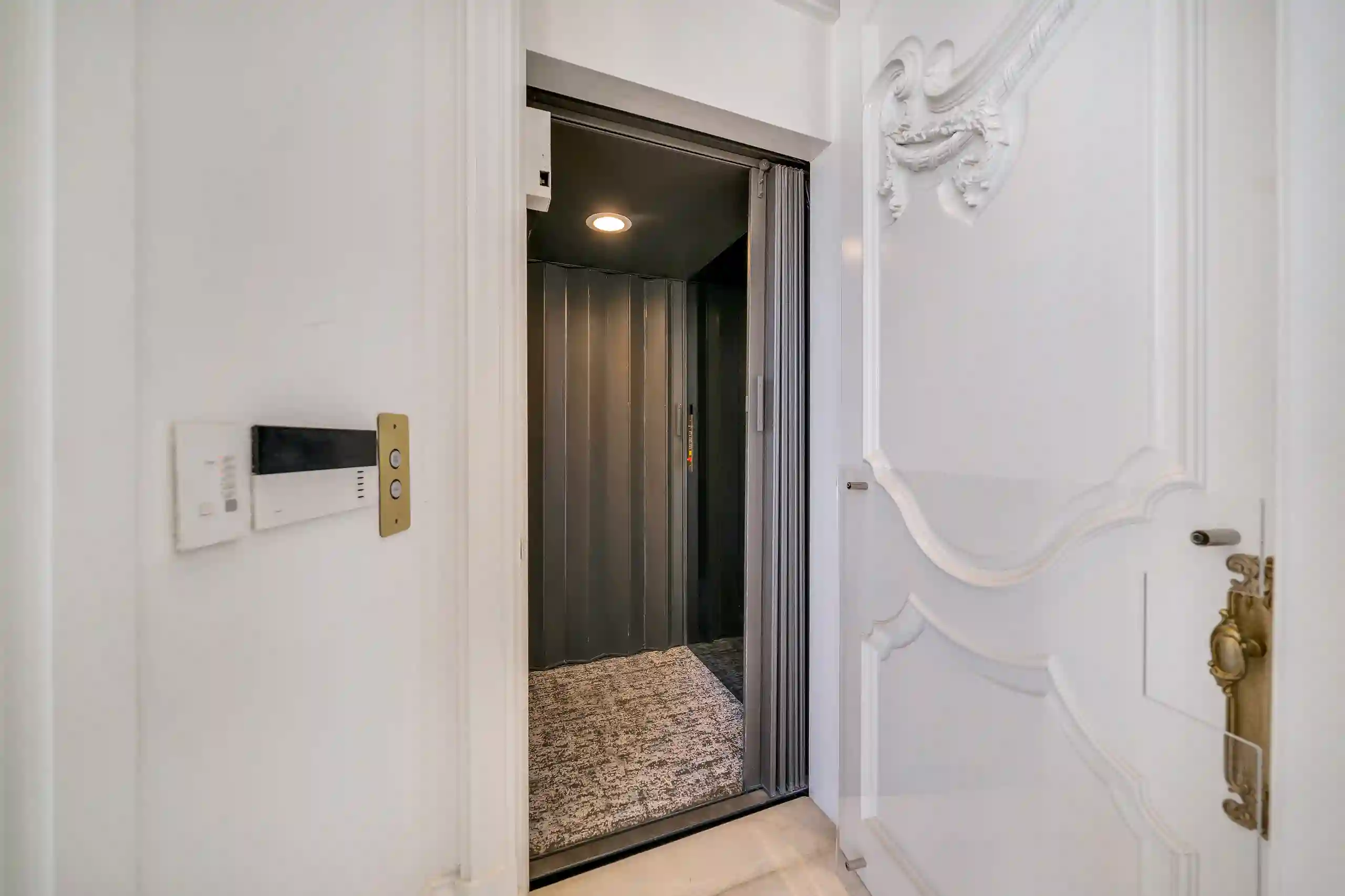 Chateau de Laurel - Image 15