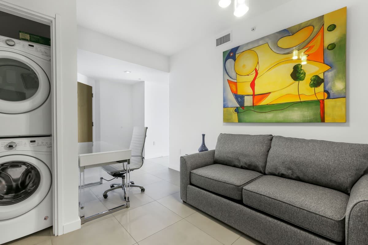 Coastal Home - Image 8