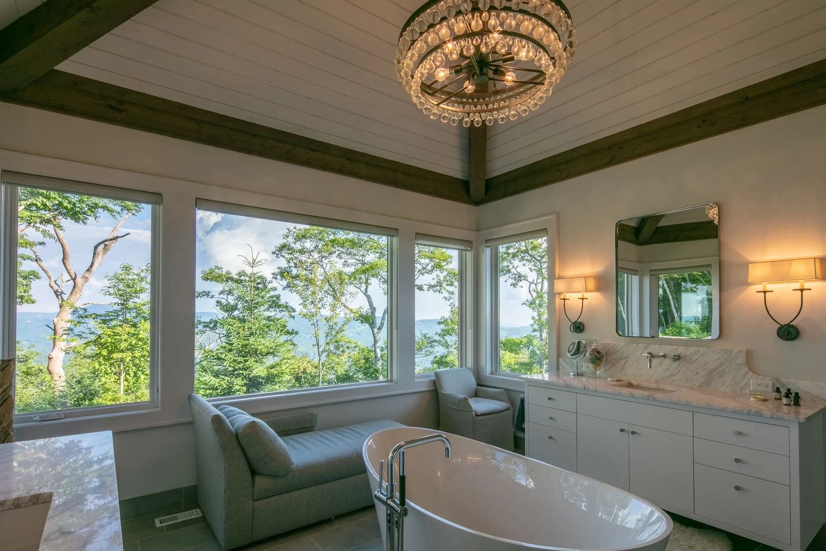 Outside Inn Place - Image 13