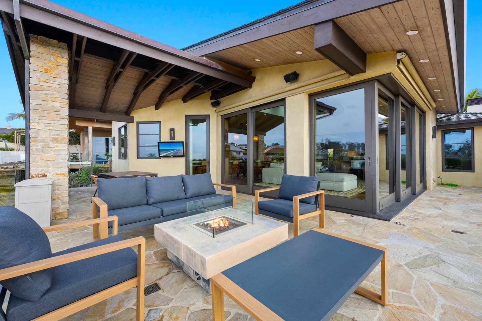 Costa Del Mar - Image 16