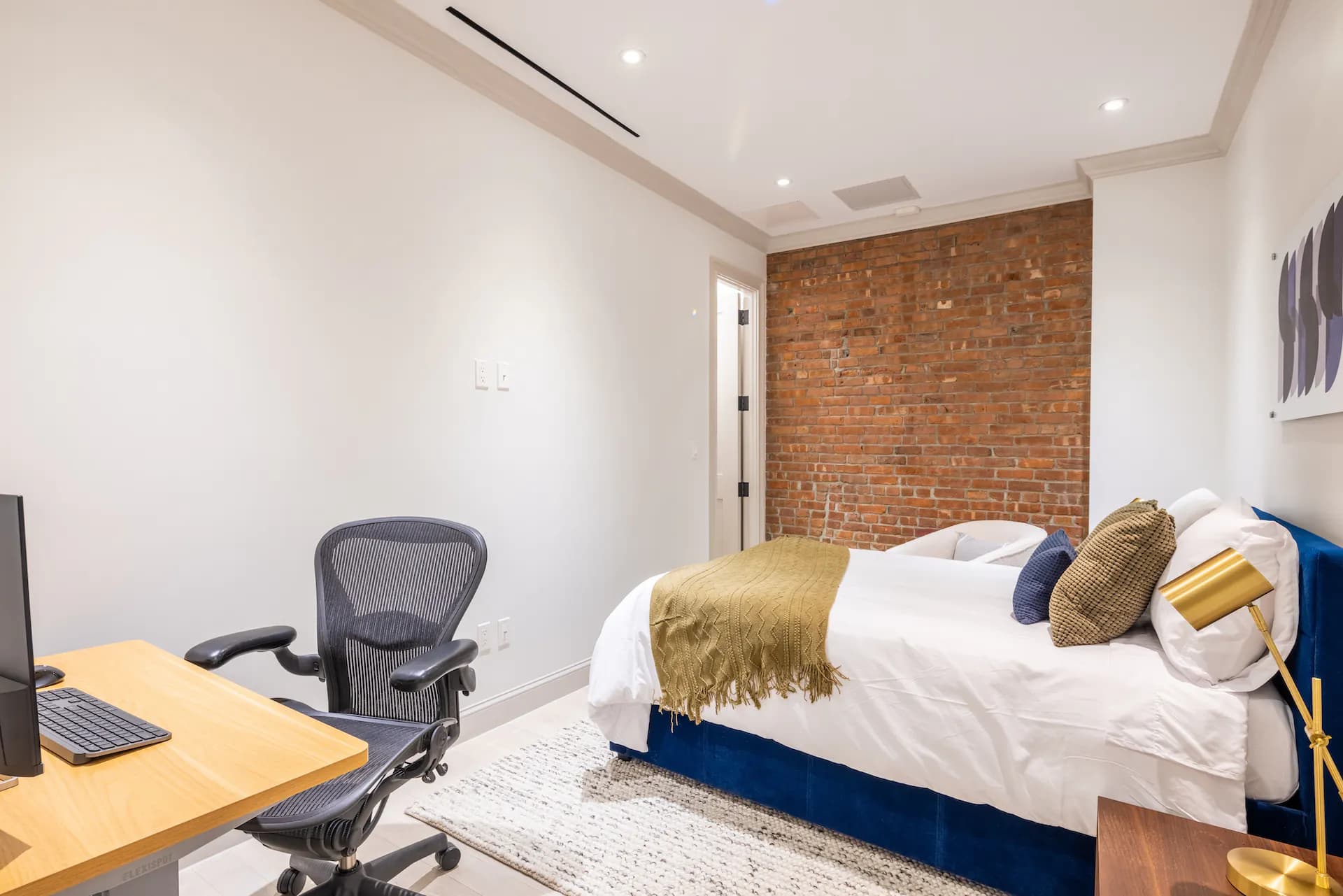 Linden Place I - Image 4