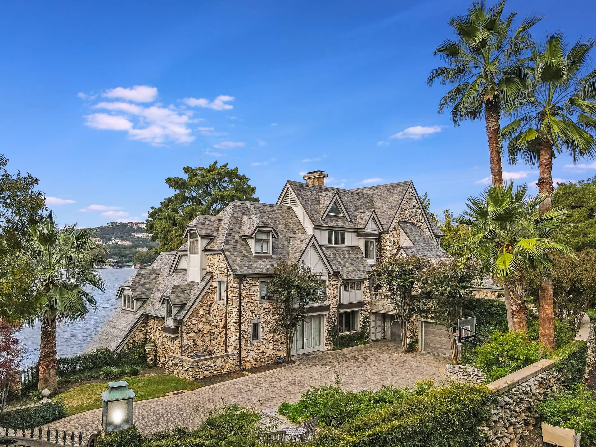 Manor on Lake Austin - Image 4