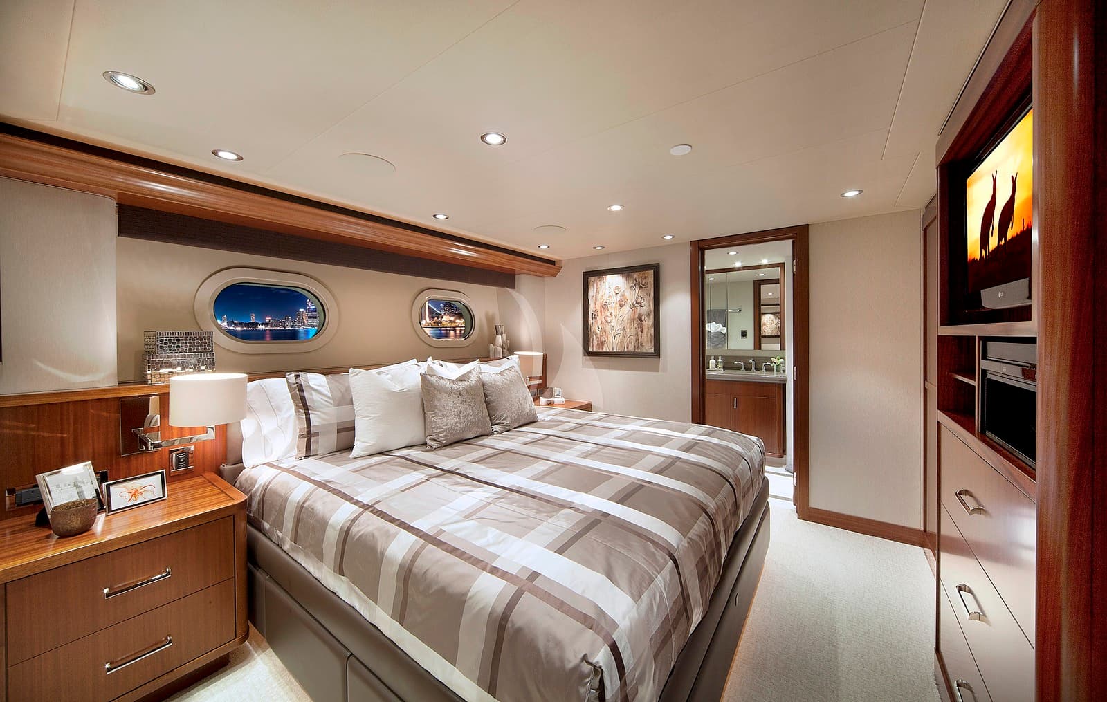 Pipe Dream Yacht - Image 18