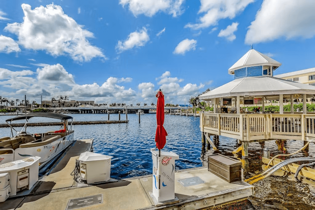 Heart of Naples - Image 36