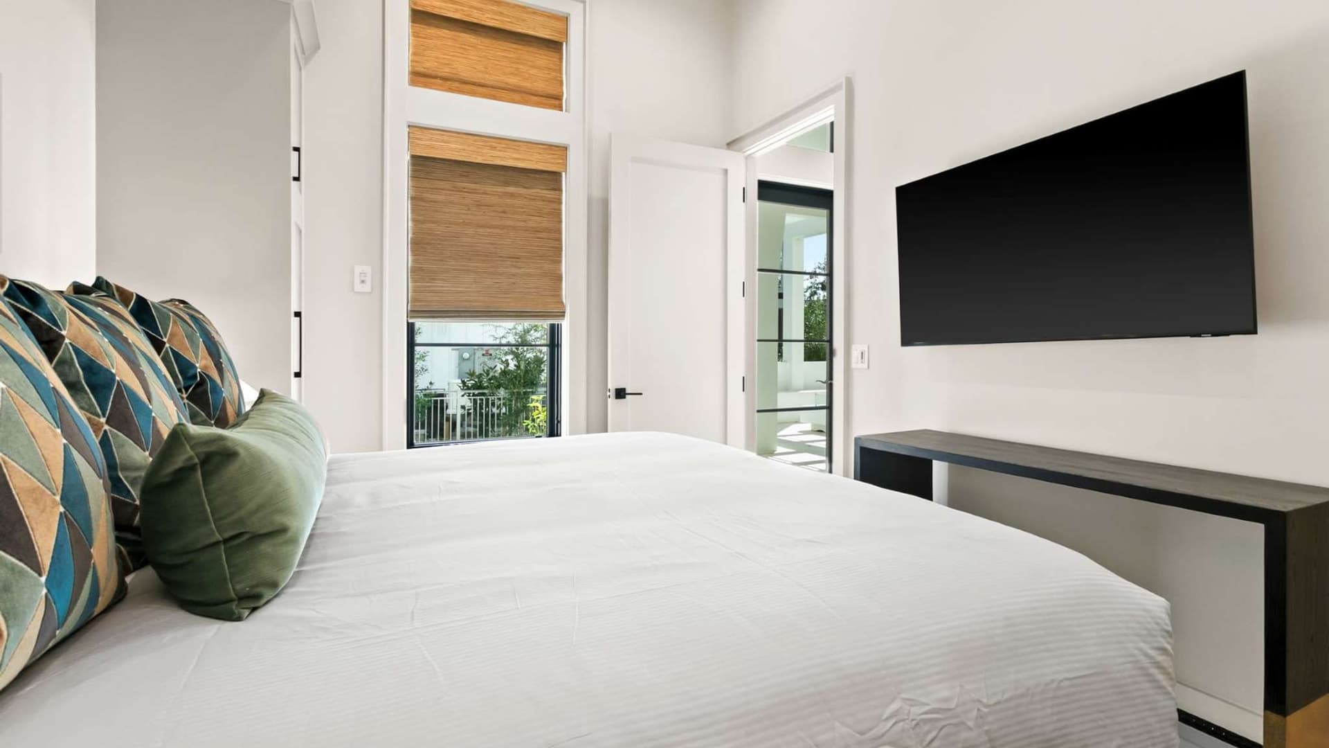 Lakeview Drive - Image 37