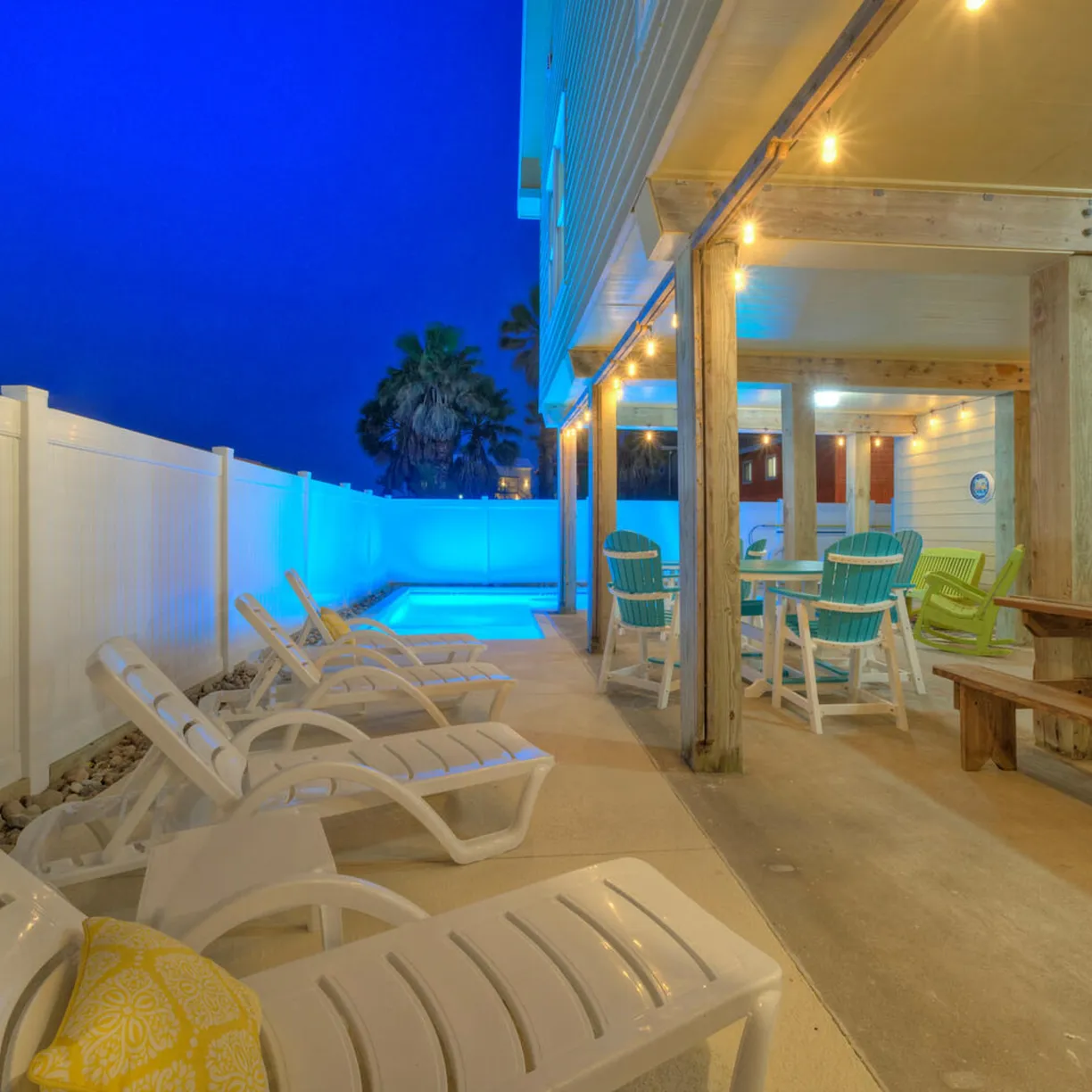 Moxy's Beach House - Image 78