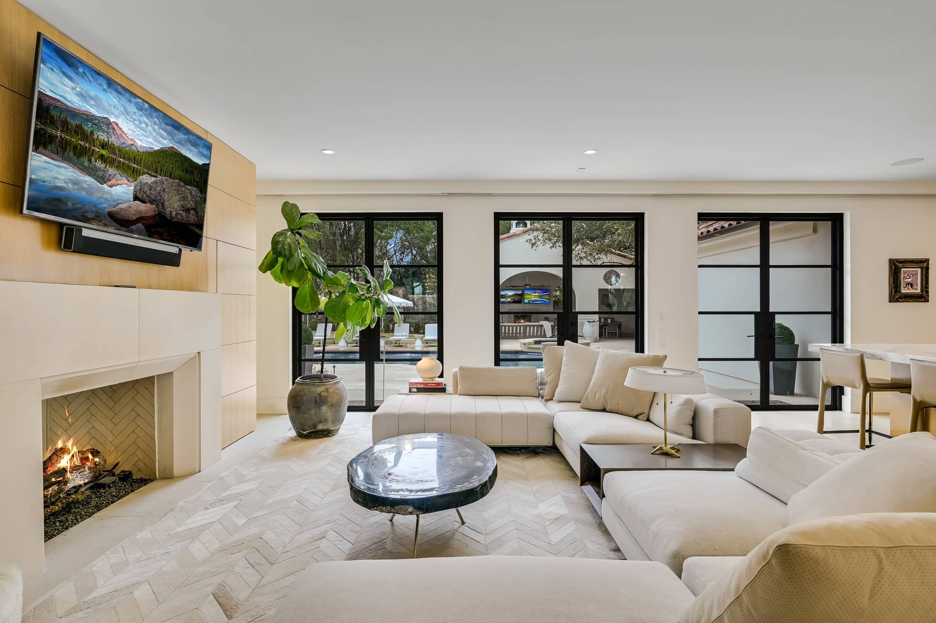 Austin Splendor - Image 7