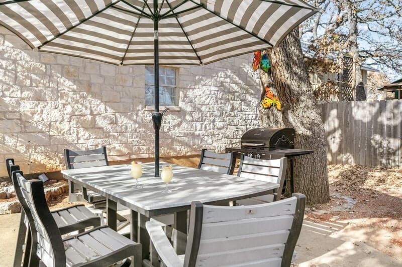 Downtown Retreat - Image 12