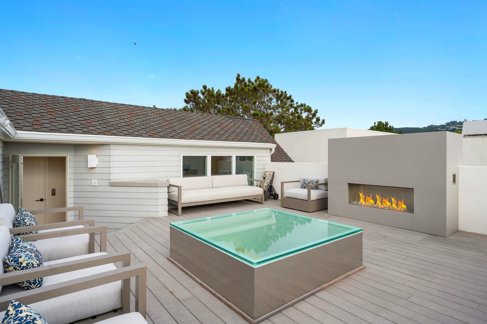 Shoreline Retreat - Image 30