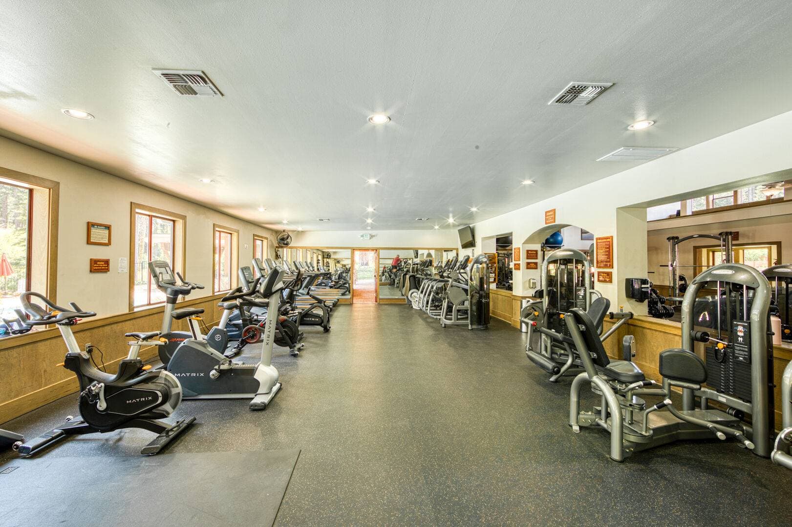 Sleeping Bear Lodge - Image 37