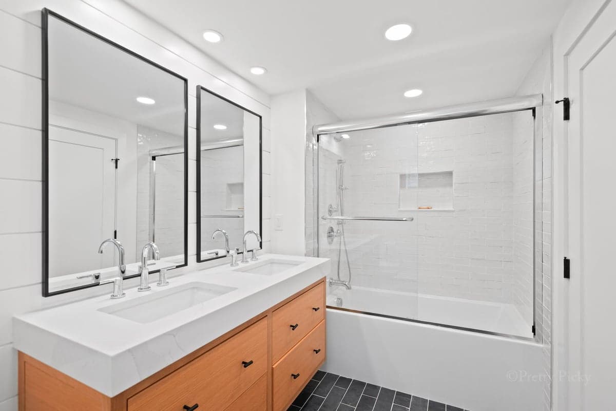 Harbor Vista - Image 26