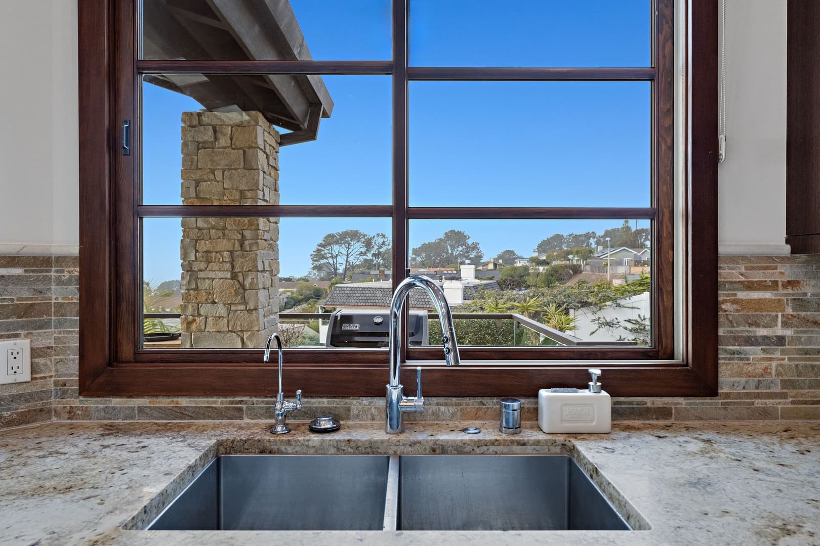 Costa Del Mar - Image 10