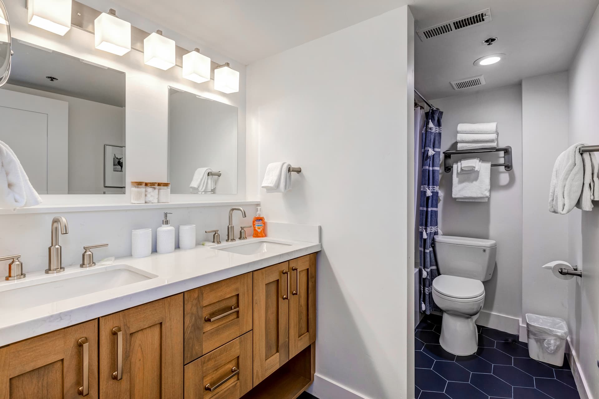 Park Station Luxury Retreat Home - Image 17