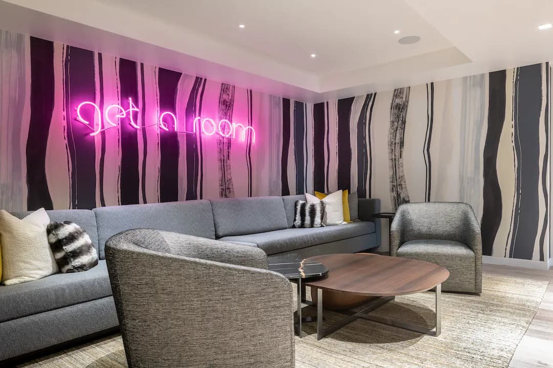 Aspen St. Lodge - Image 10