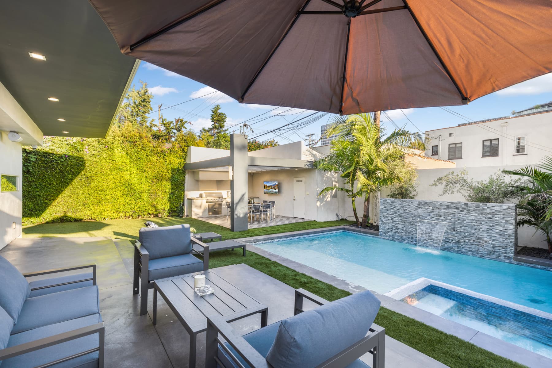 Lindenhurst House - Image 14