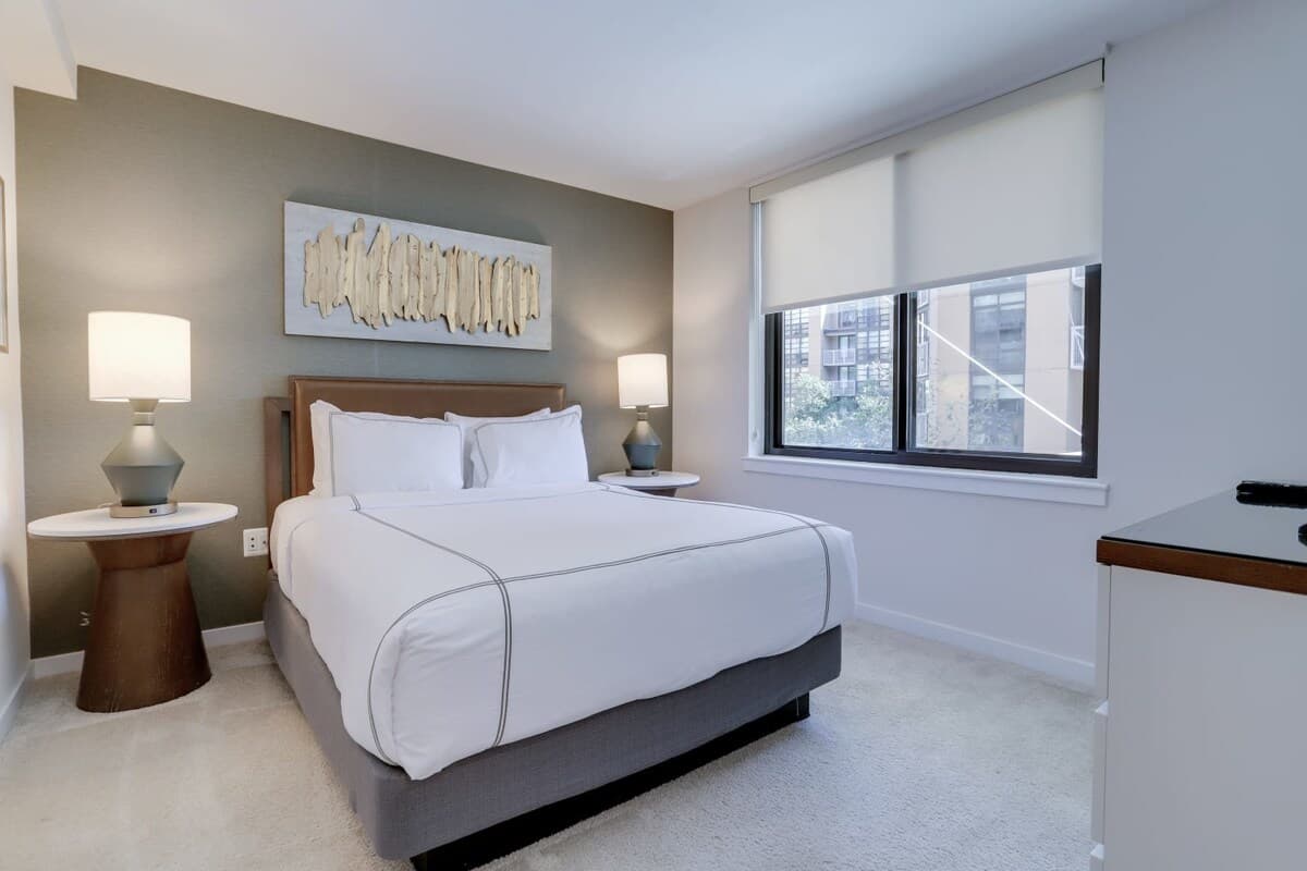 Red Brick Residence - Image 10