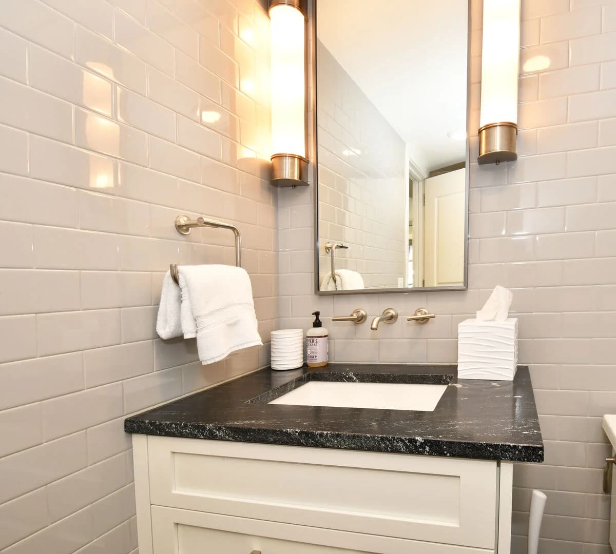 Rustic Star Home - Image 10