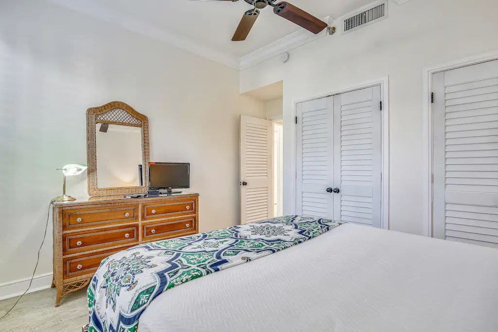 Sunset at Harbour Place - Image 20