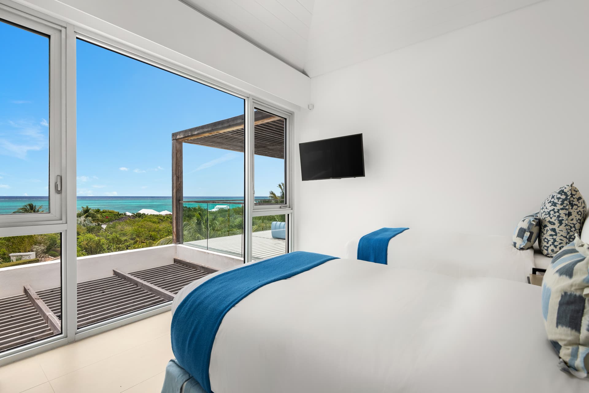 North Shore Four Bedroom Ocean View Villa - Image 12