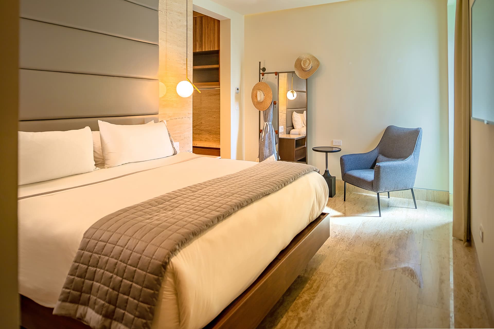 Maison De Cortes - Image 38