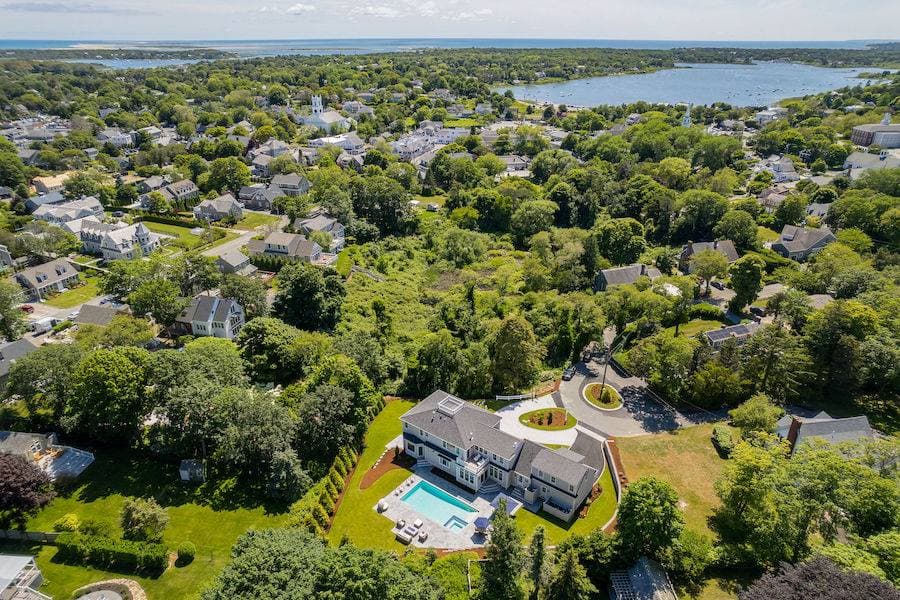 Sophisticated Chatham Oasis - Image 3