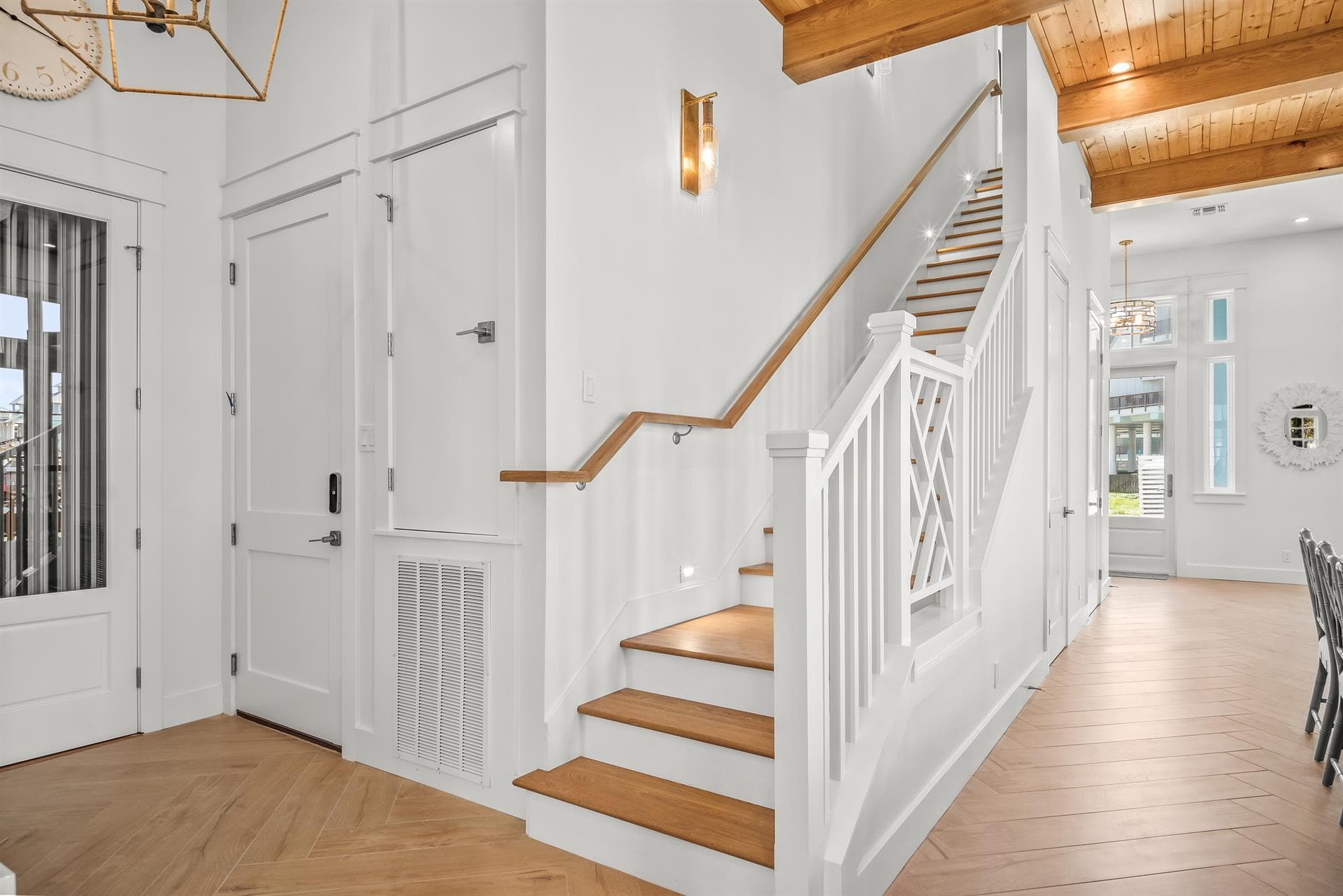 Holiday House - Image 28