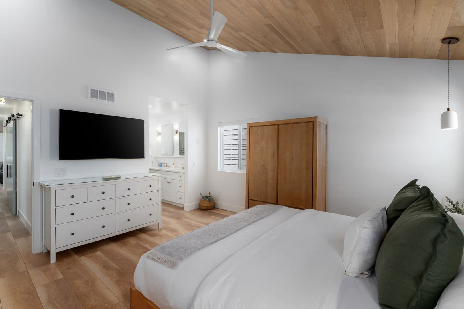 Island Paradise - Image 18