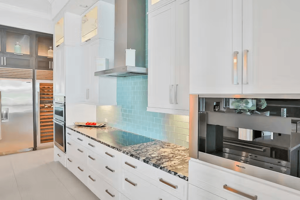 Island Estate Waterfront Villa - Image 9