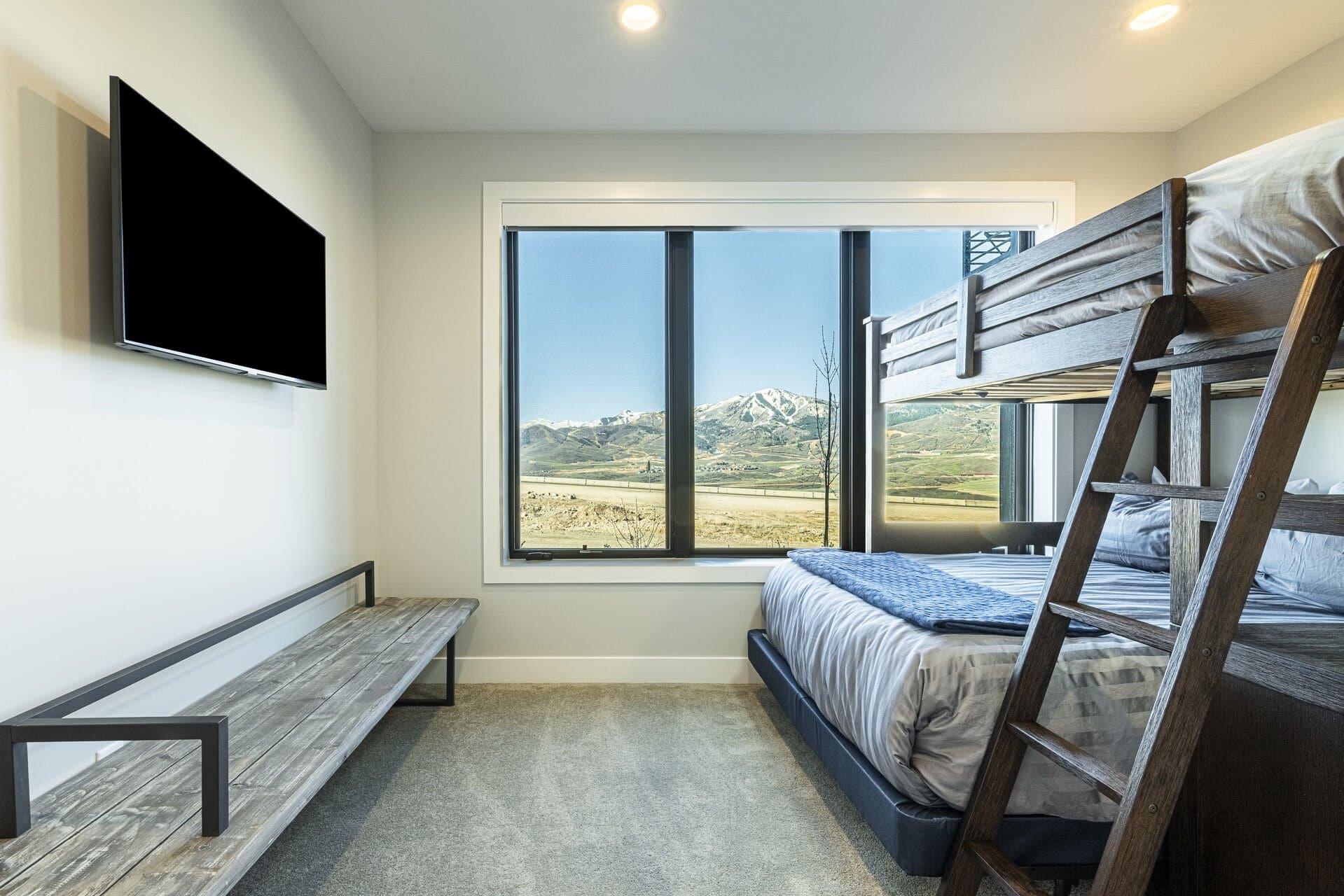 Hideout Epic View - Image 29