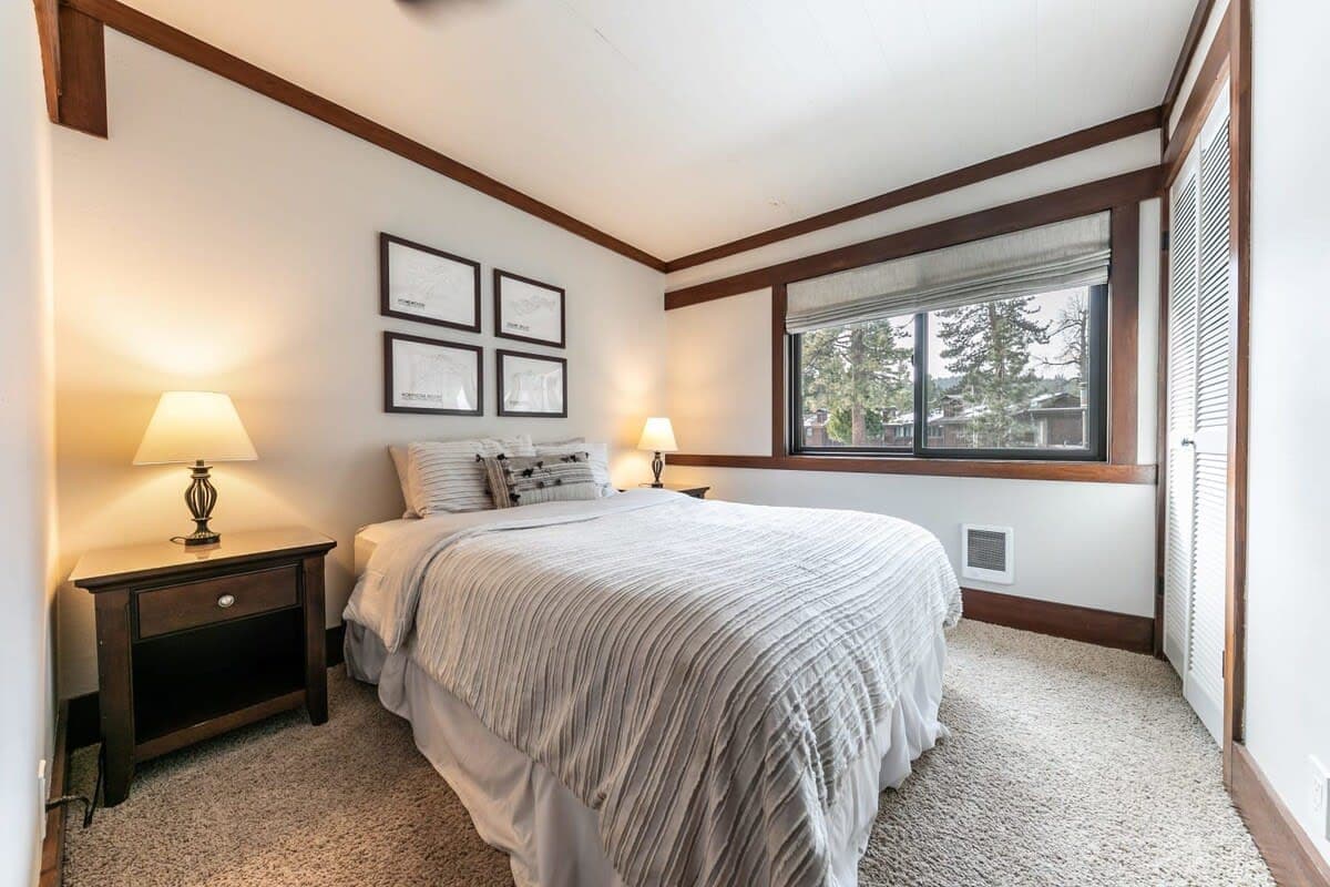 Lakefront Tahoe Retreat - Image 12
