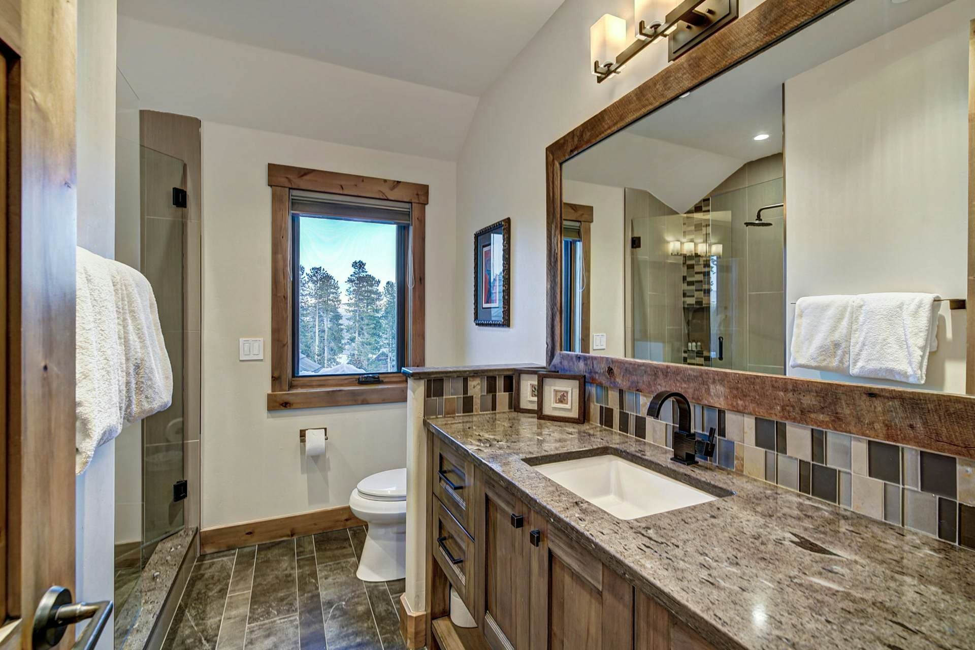 Skiers Palace - Image 24