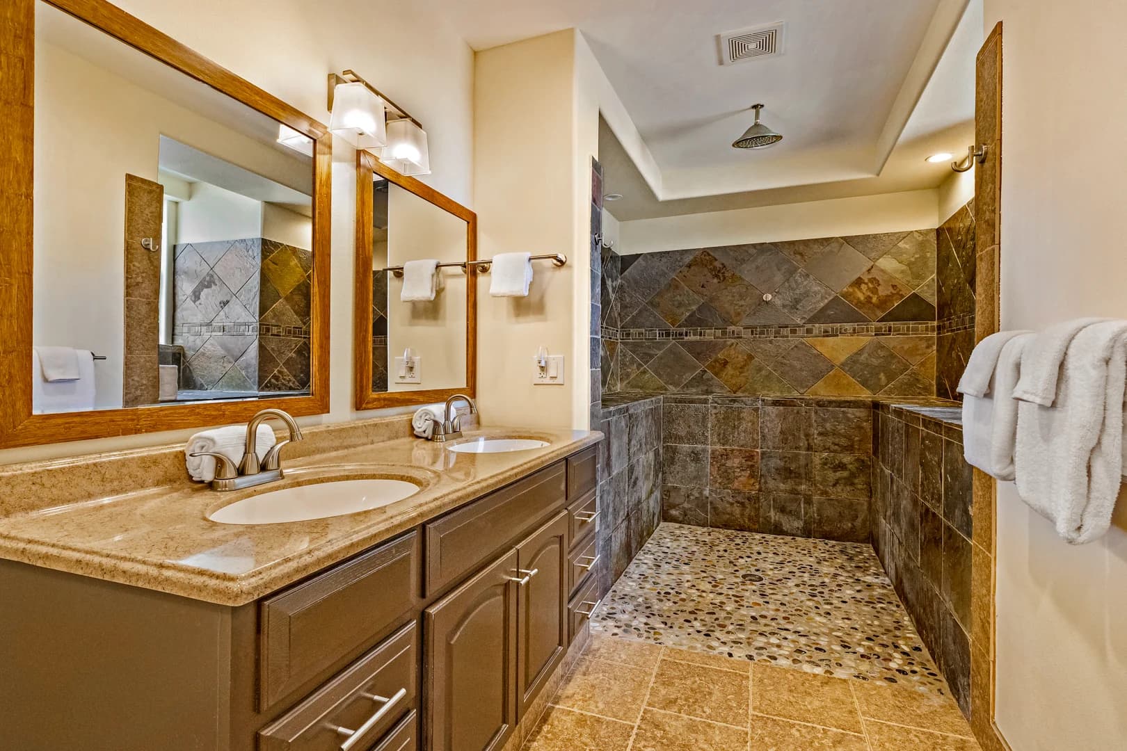 Hale Holokai Villa - Image 33