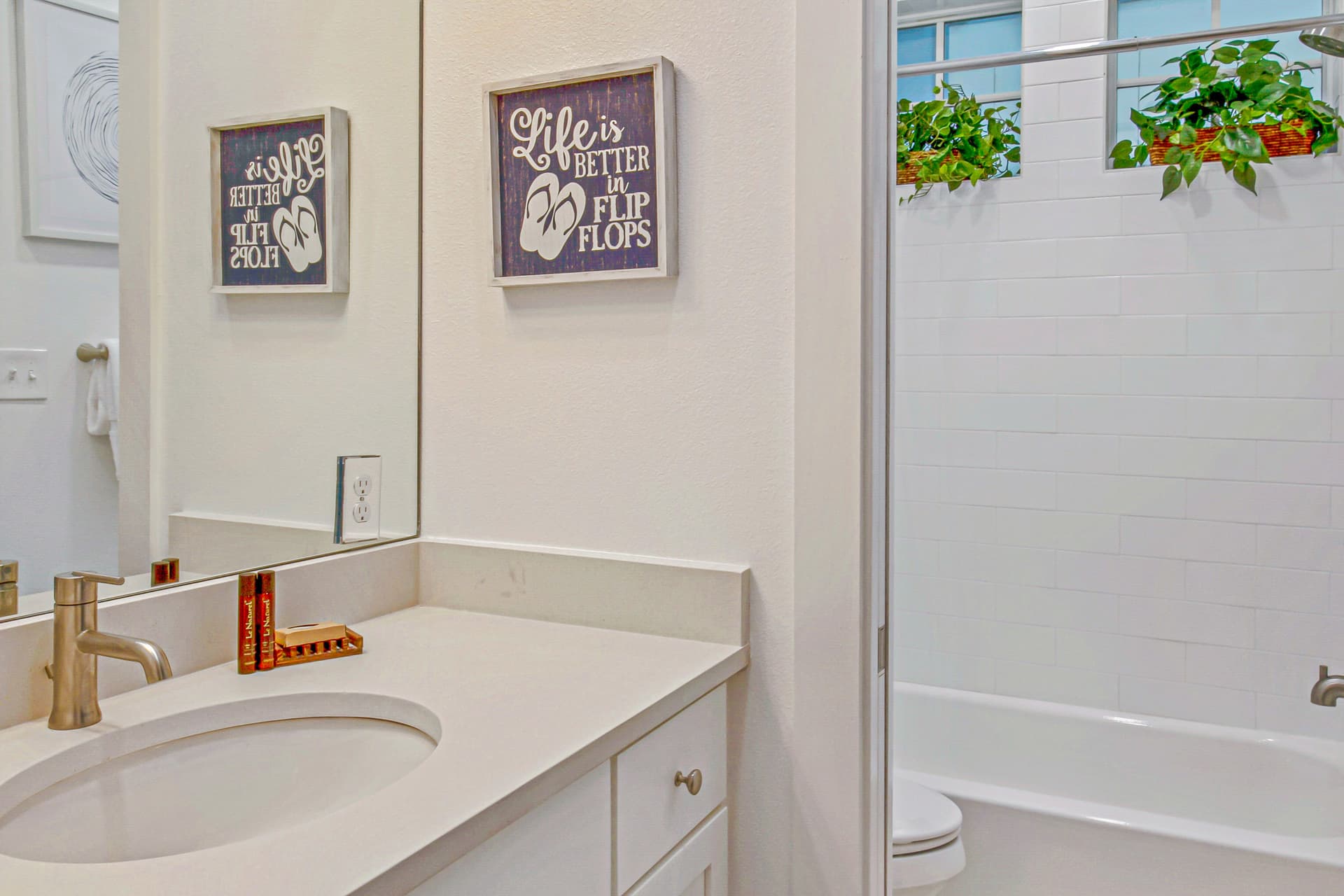 Grey Pelican Place - Image 13