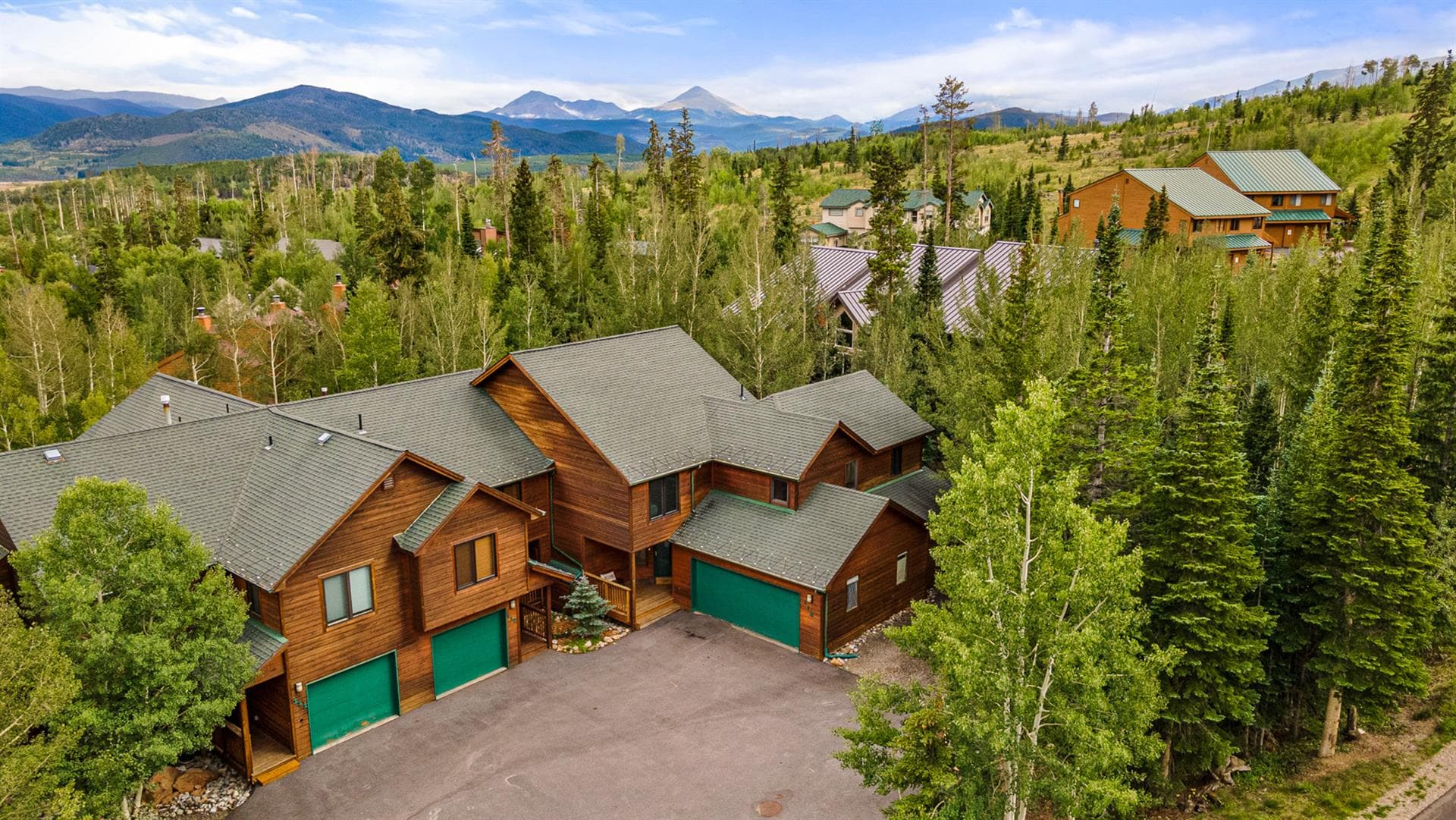 Burgundy House - Image 58