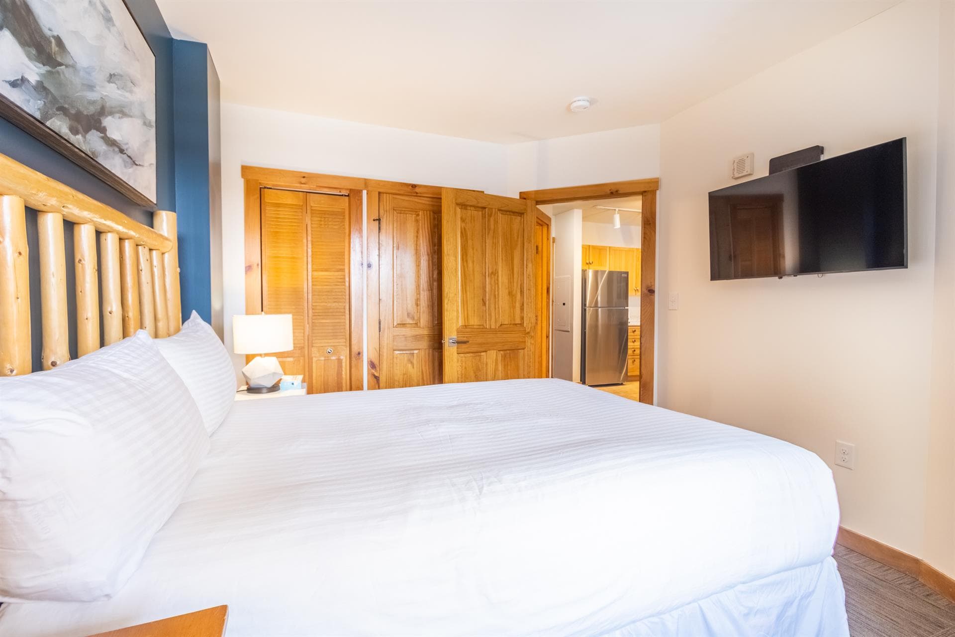 Trailside Treasure Haven - Image 9