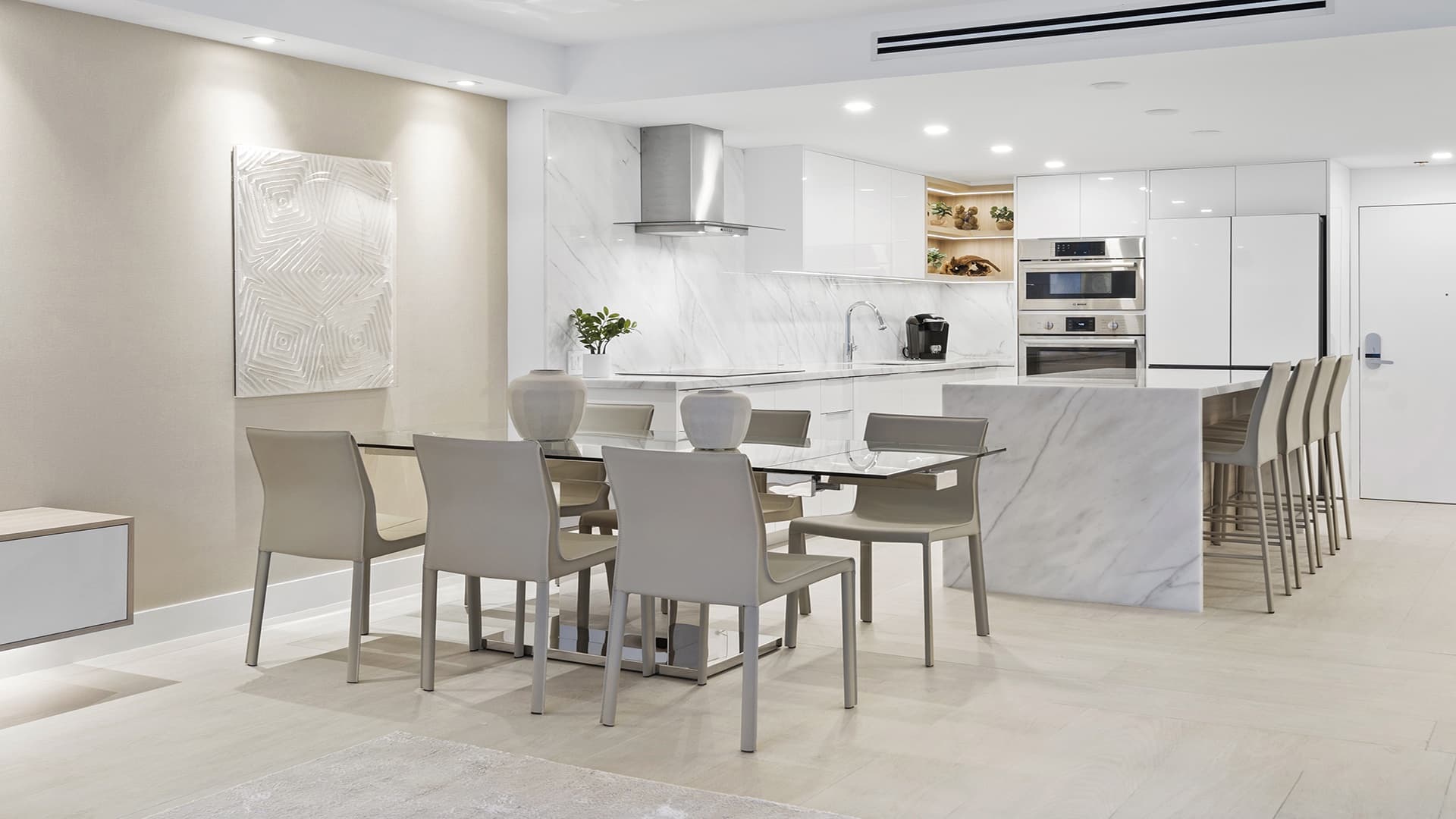 Roney Palace Residence #641 - Image 4