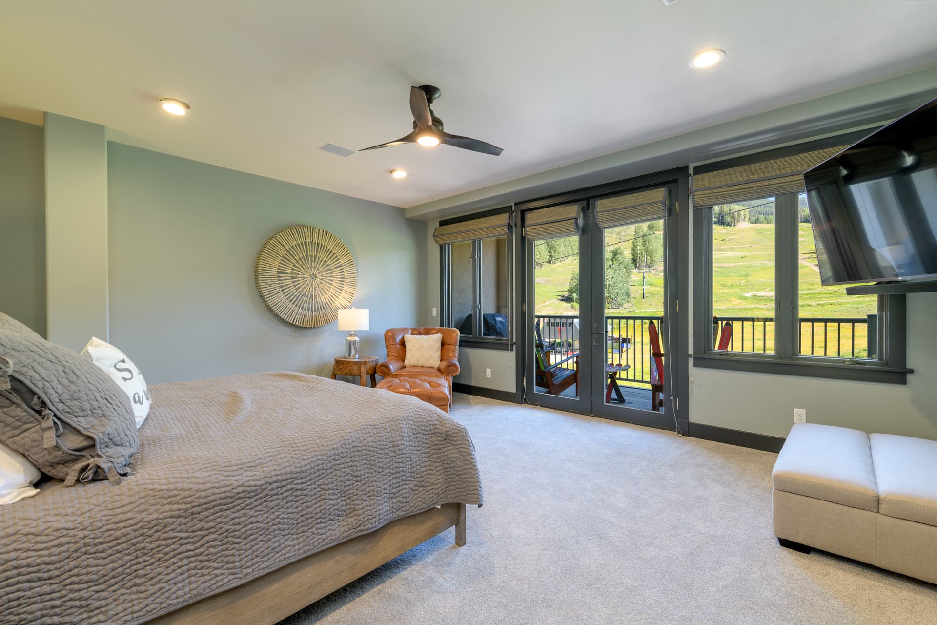 Mountain High at the Plaza - Image 18