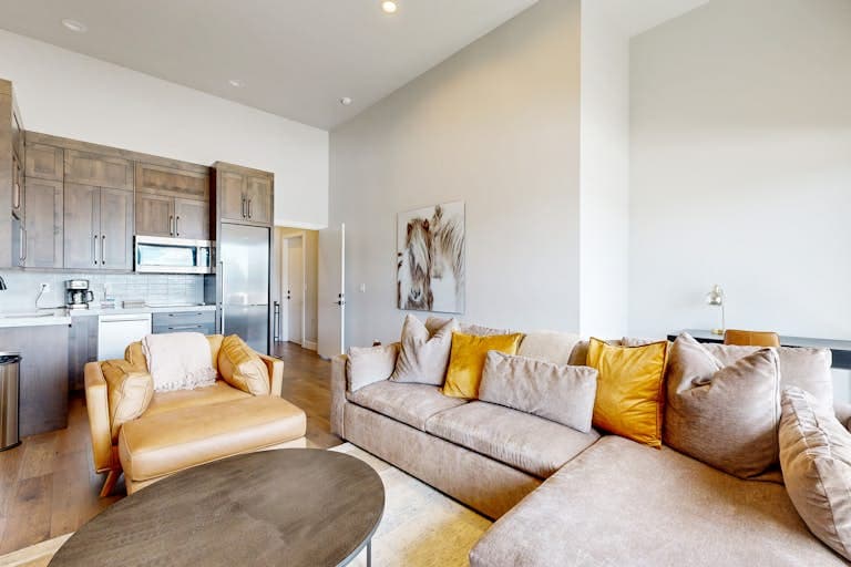 Luxury Hideout Overlook - Image 3