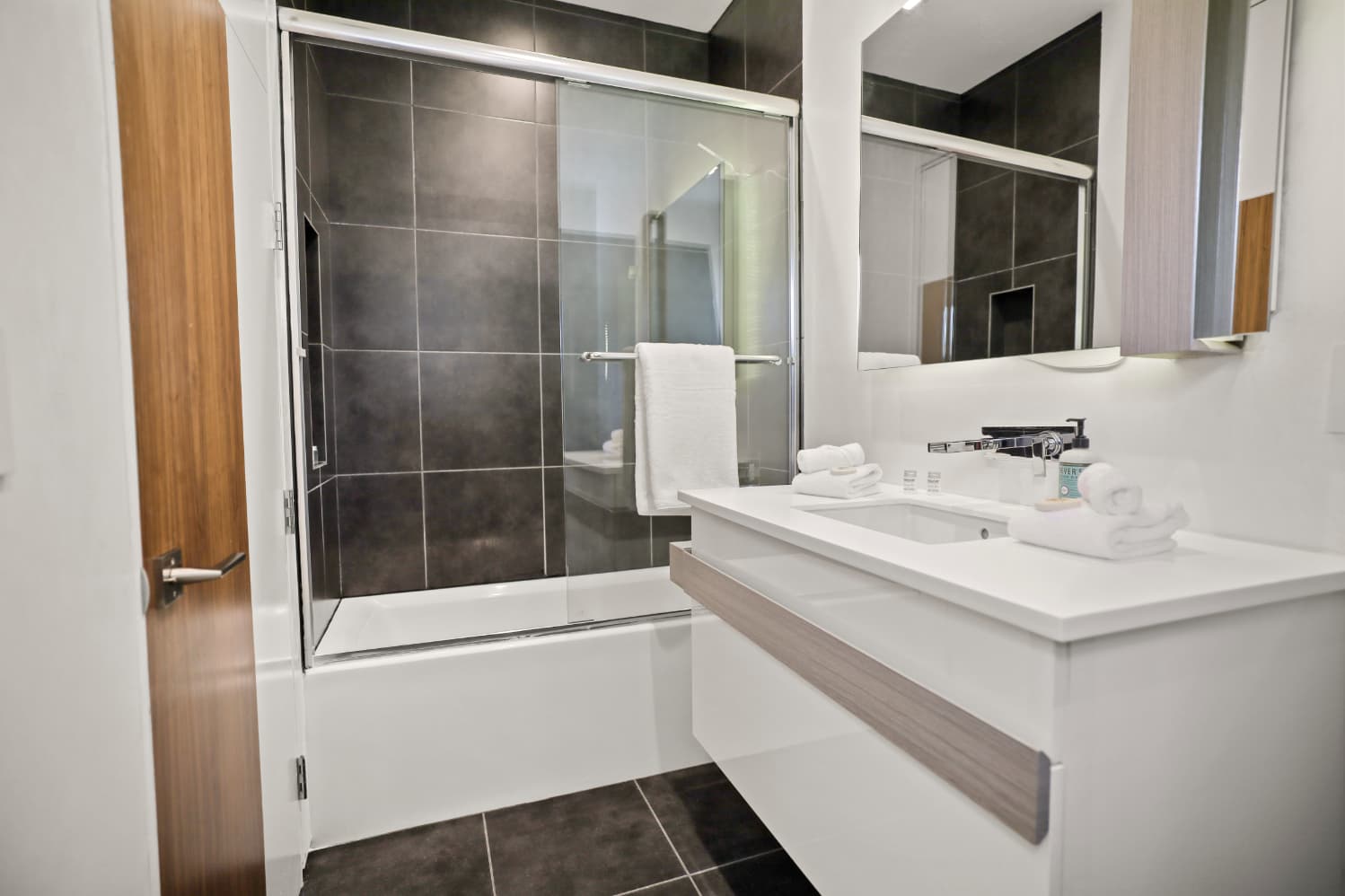 Crescent Heights - Image 25