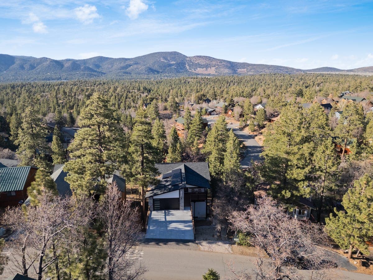 Bear's Retreat - Image 3