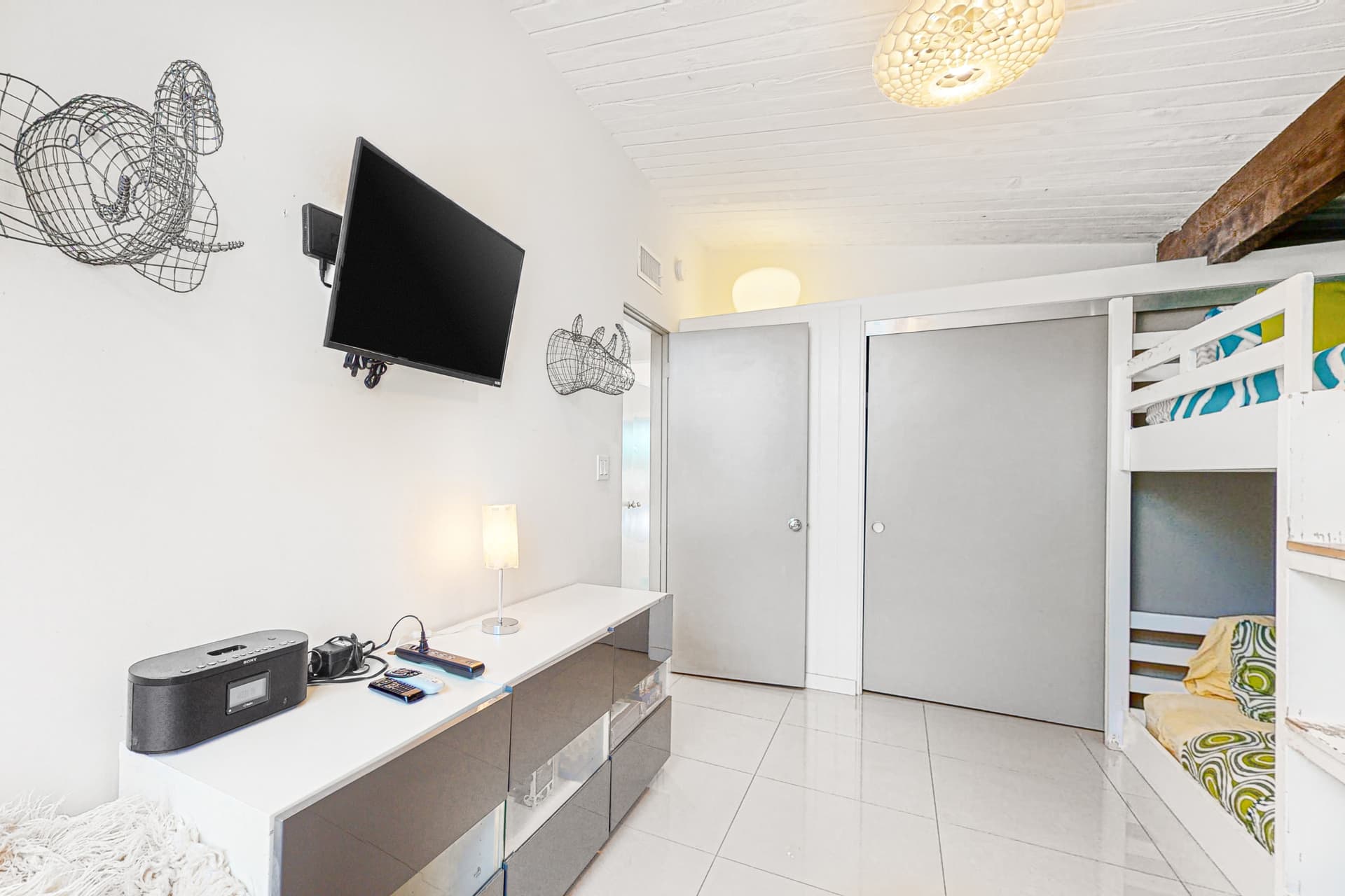 Six Palms Home - Image 18