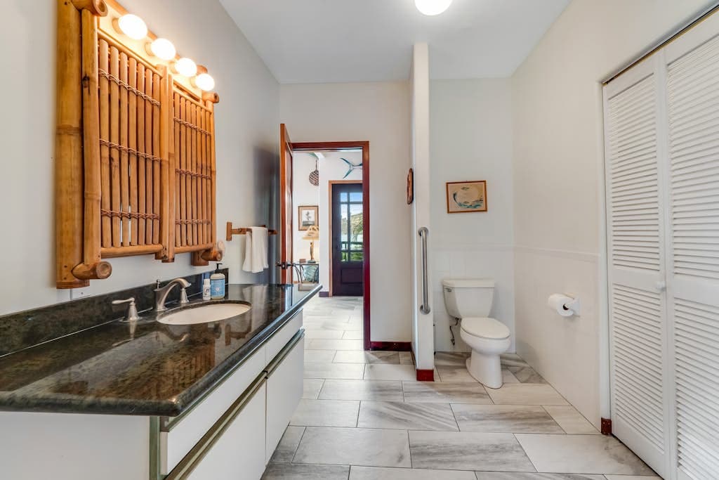 Manini Beachfront Getaway - Image 16