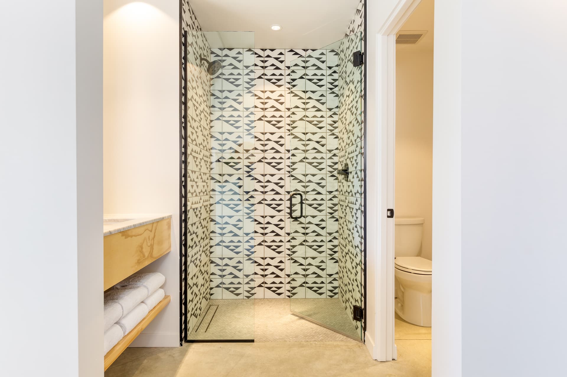 Crimson Peak Manor - Image 28