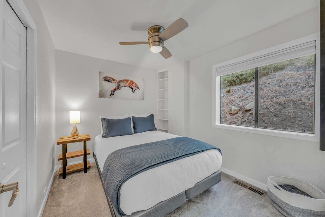 Cozy Mountain Escape - Image 16