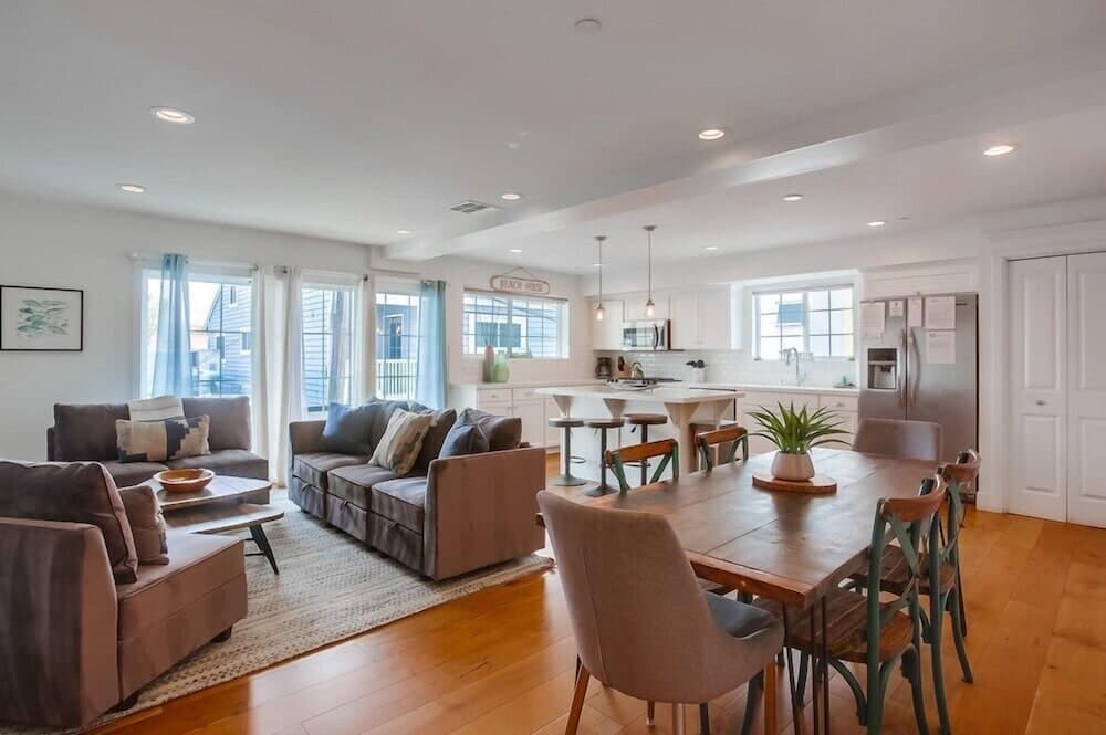 Pacific Pearl - Image 3