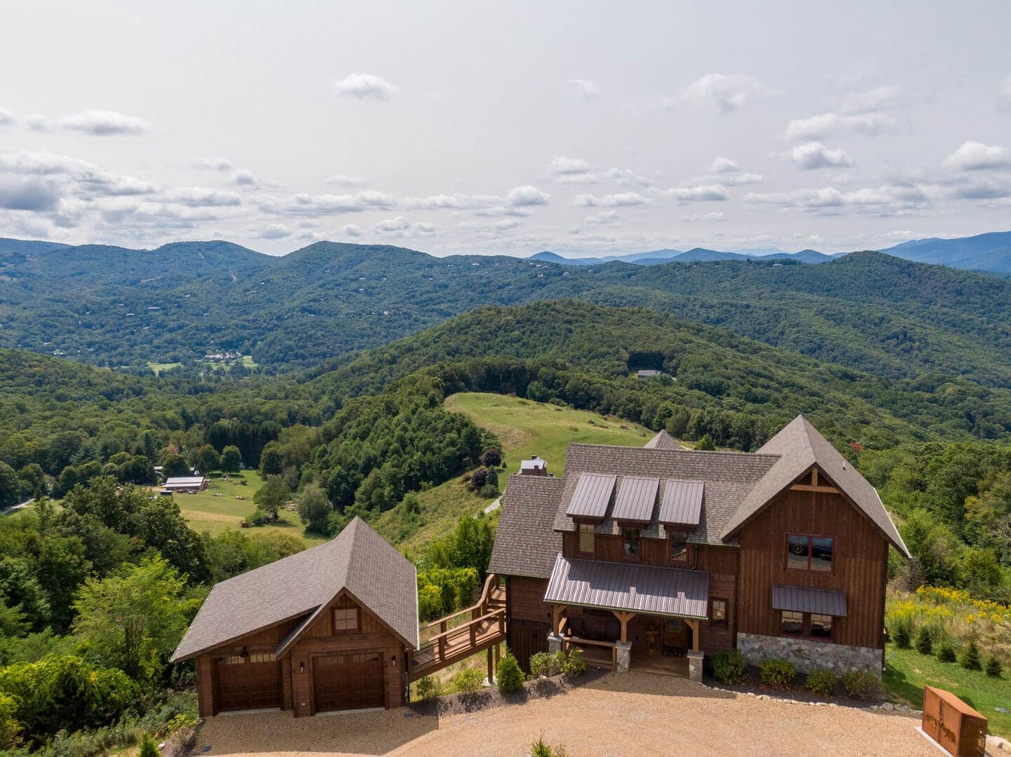 Bear Haven Hideaway - Image 3