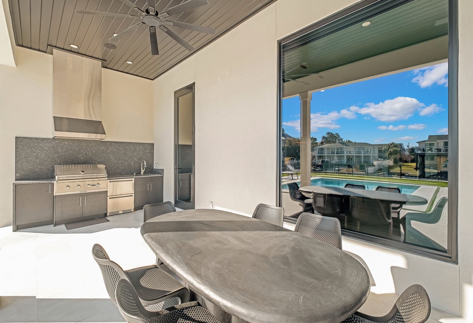 Isle Be Back - Image 54