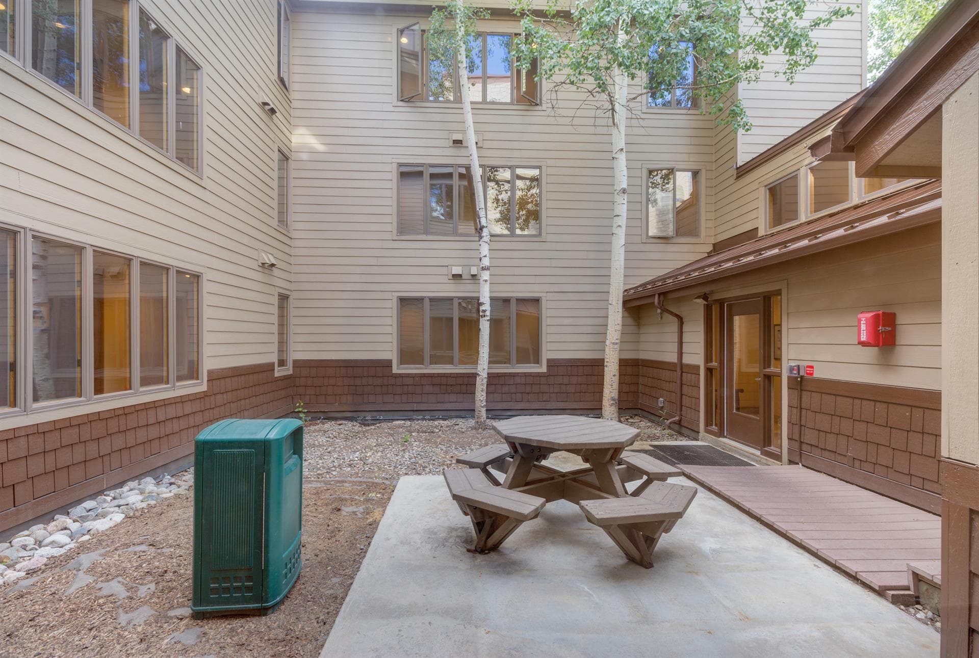 Willows Residence - Image 31