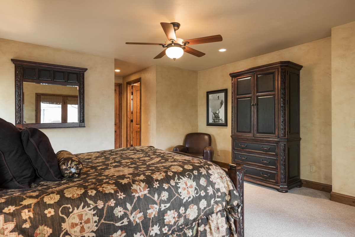 Park Avenue Home - Image 15