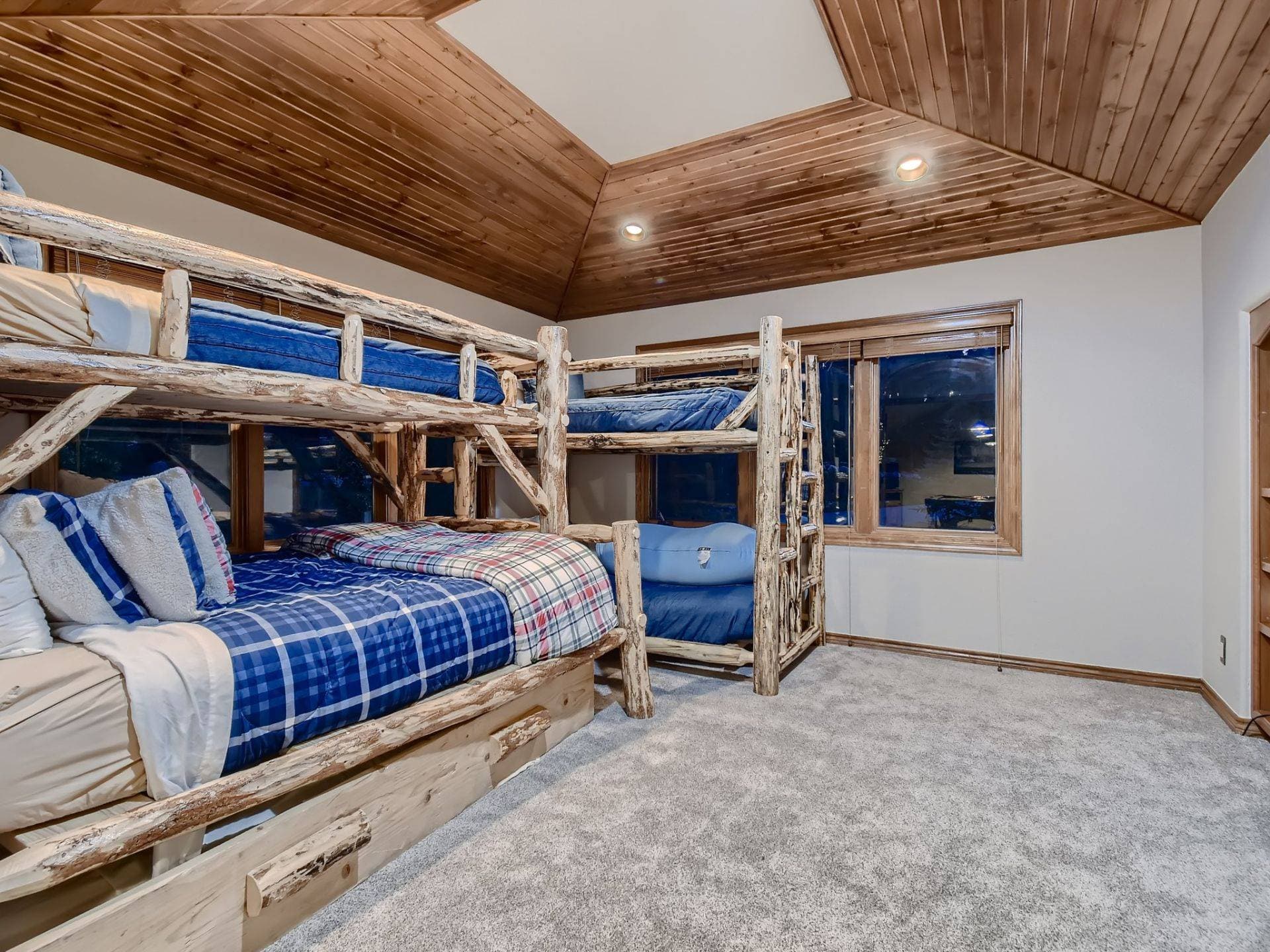 Gray Moose Place - Image 17